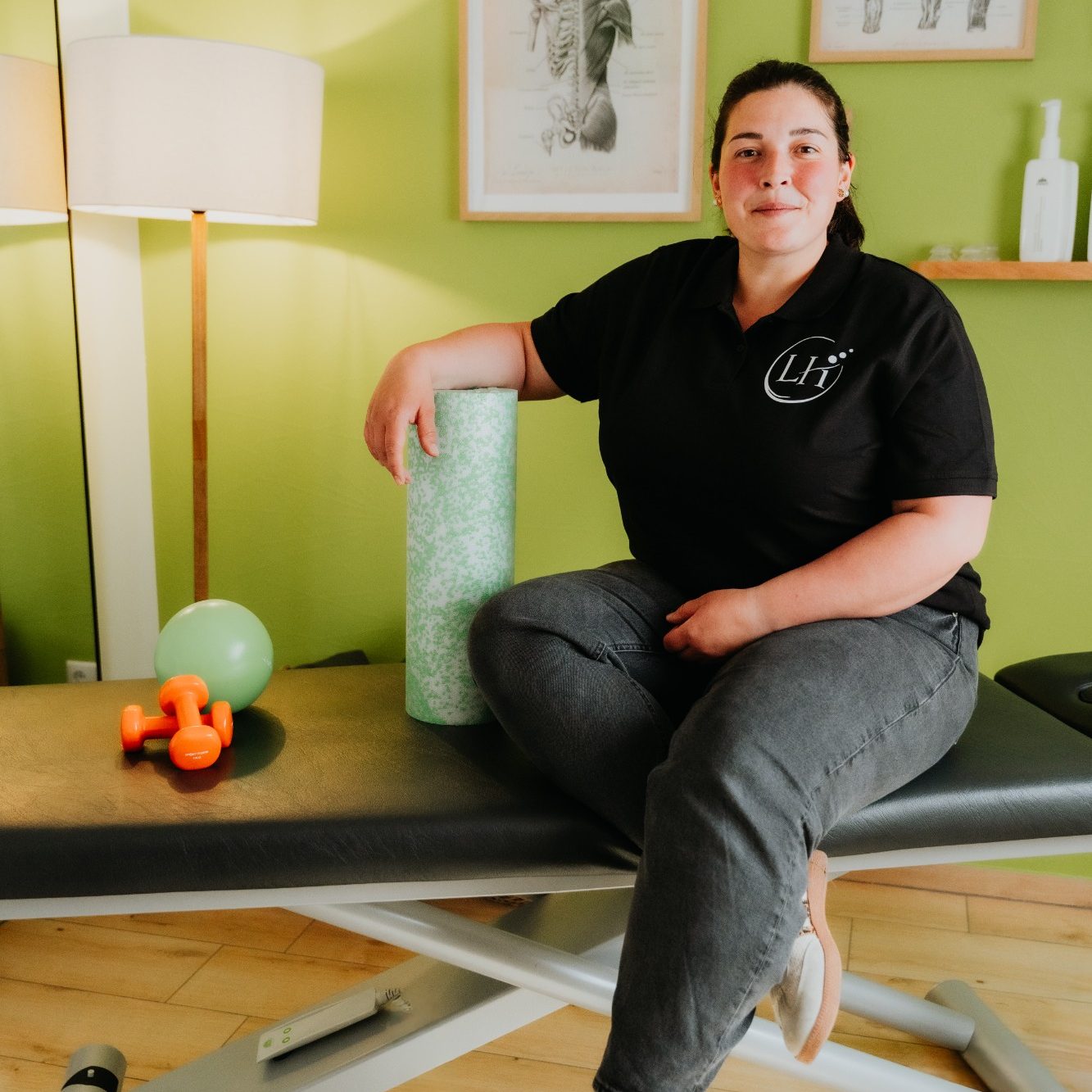 Physiotherapeutin Laura Hartmann Laura Hartmann, Physiotherapeutin aus Leidenschaft und seit 2015 in diesem Beruf tätig.